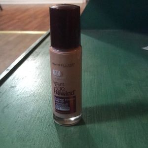 Maybelline New York liquid Foundation